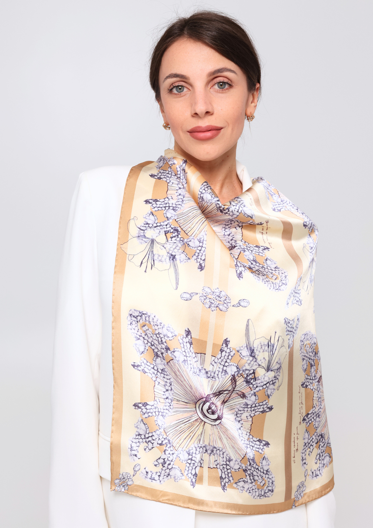 Silk scarf Lily – khustyna