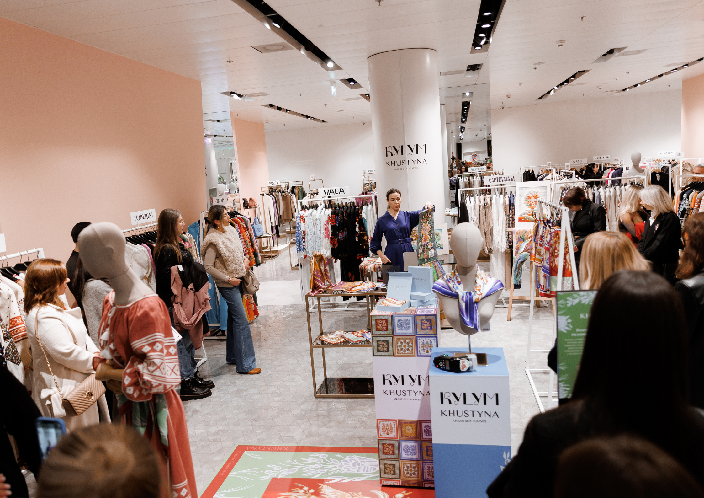 How was the presentation of the new KYLYM collection of the KHUSTYNA brand