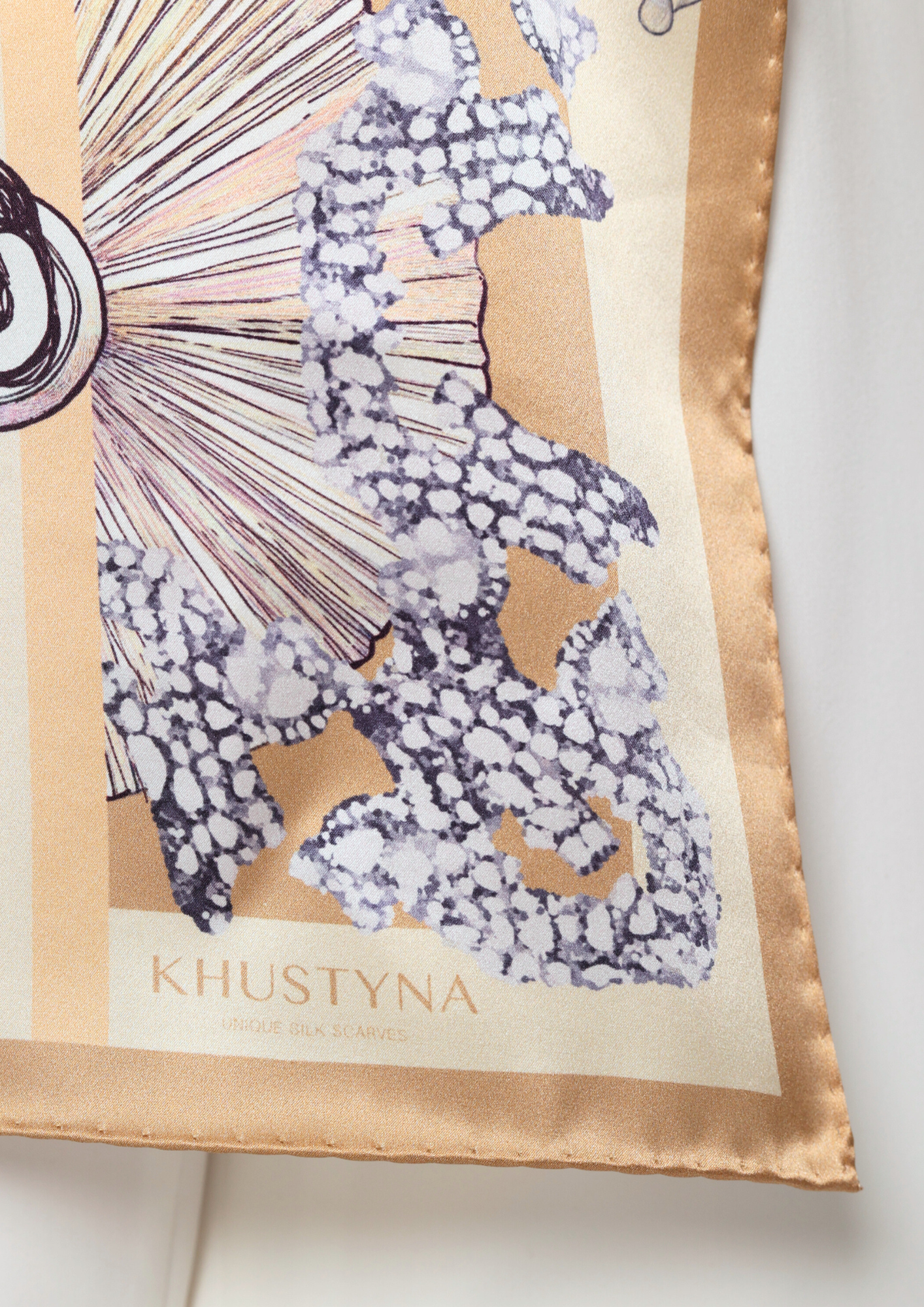 Шовкова хустина -  Лілея